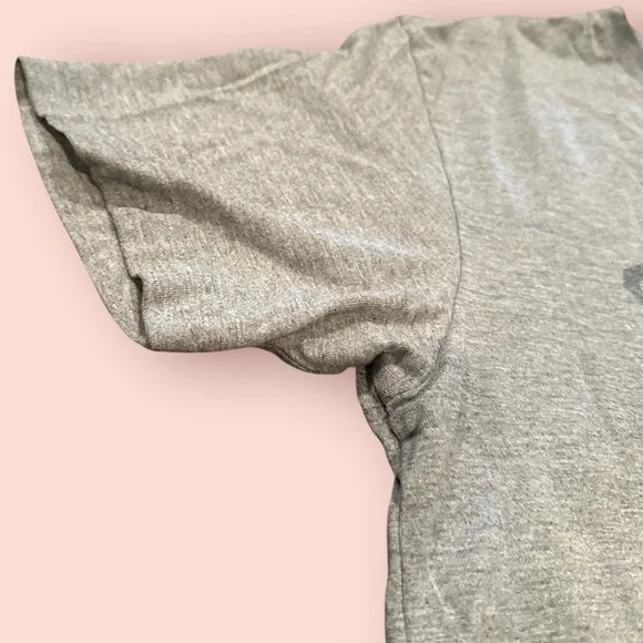 Old Navy Heather Gray Tee with Red Accent - Picture 3 of 8